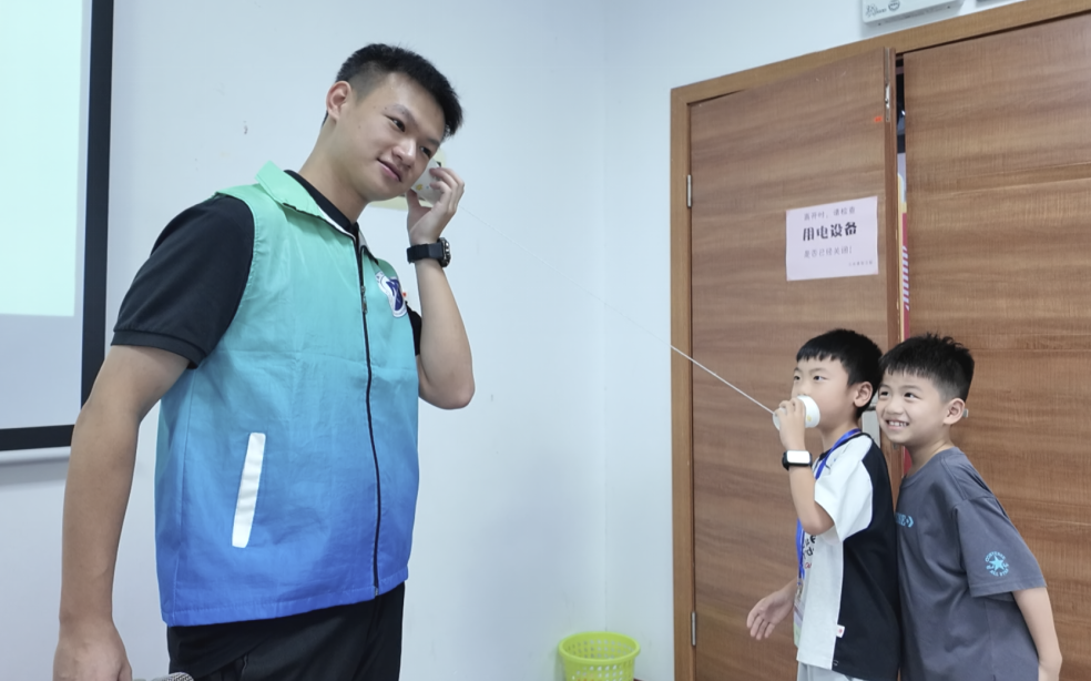 图为声学电话实验