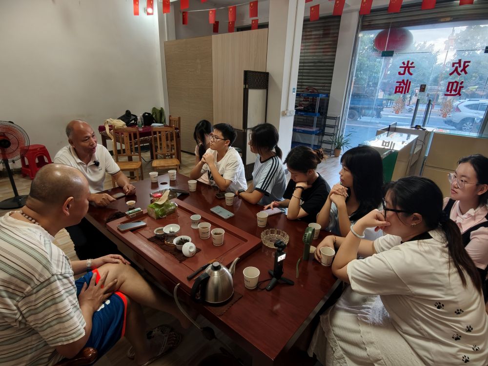 与非遗传承人钟义东先生交流学习